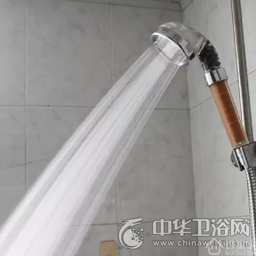 卫生间喷头深度清洁指南